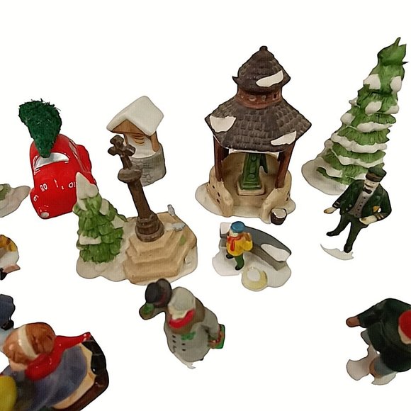 Vintage Dept 56 Christmas Village Accessories Volkswagen People Gazebo Well - Picture 4 of 5